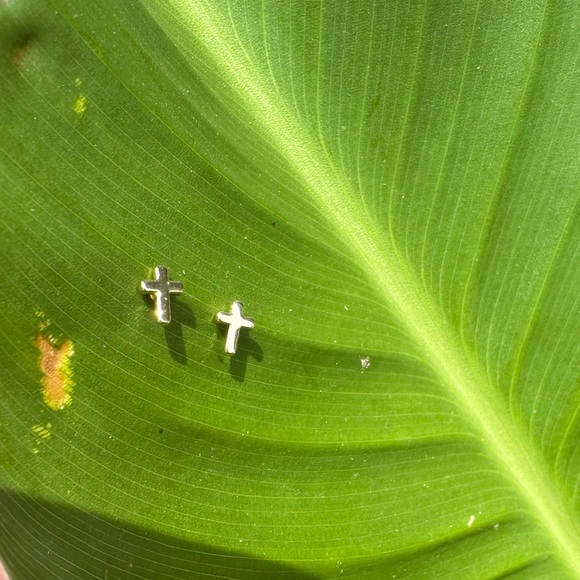 Micro cross gold earrings - Picture 2 of 2